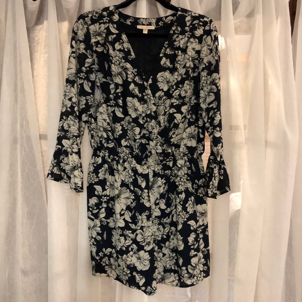 Skies Are Blue Medium Romper EUC